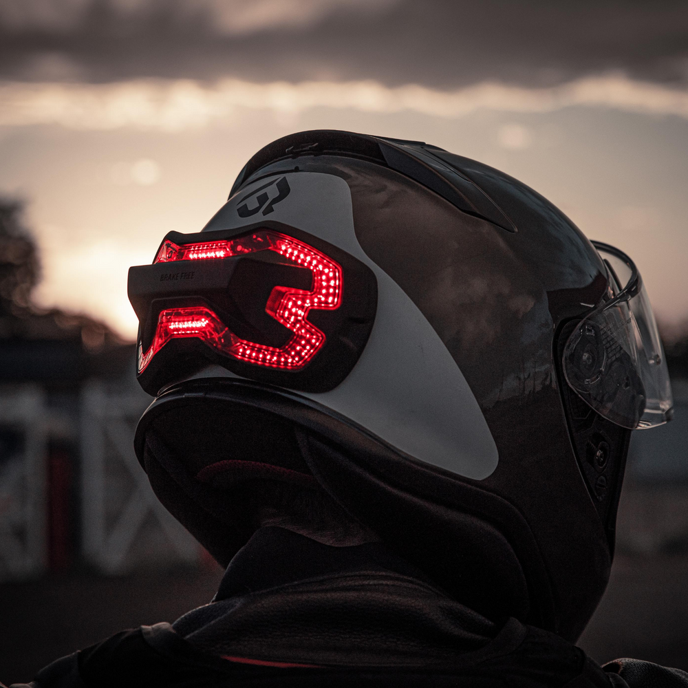 Bike helmet with brake light hotsell